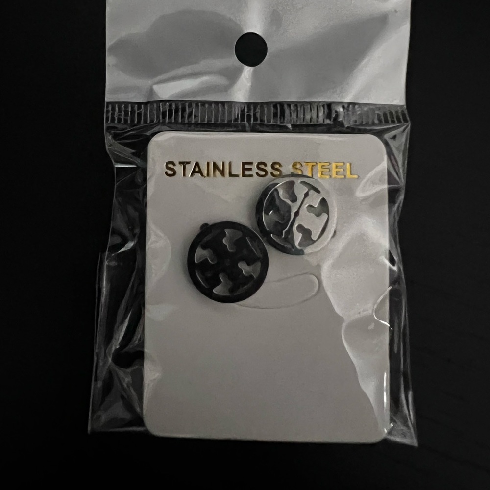 Women’s Earrings Color Silver